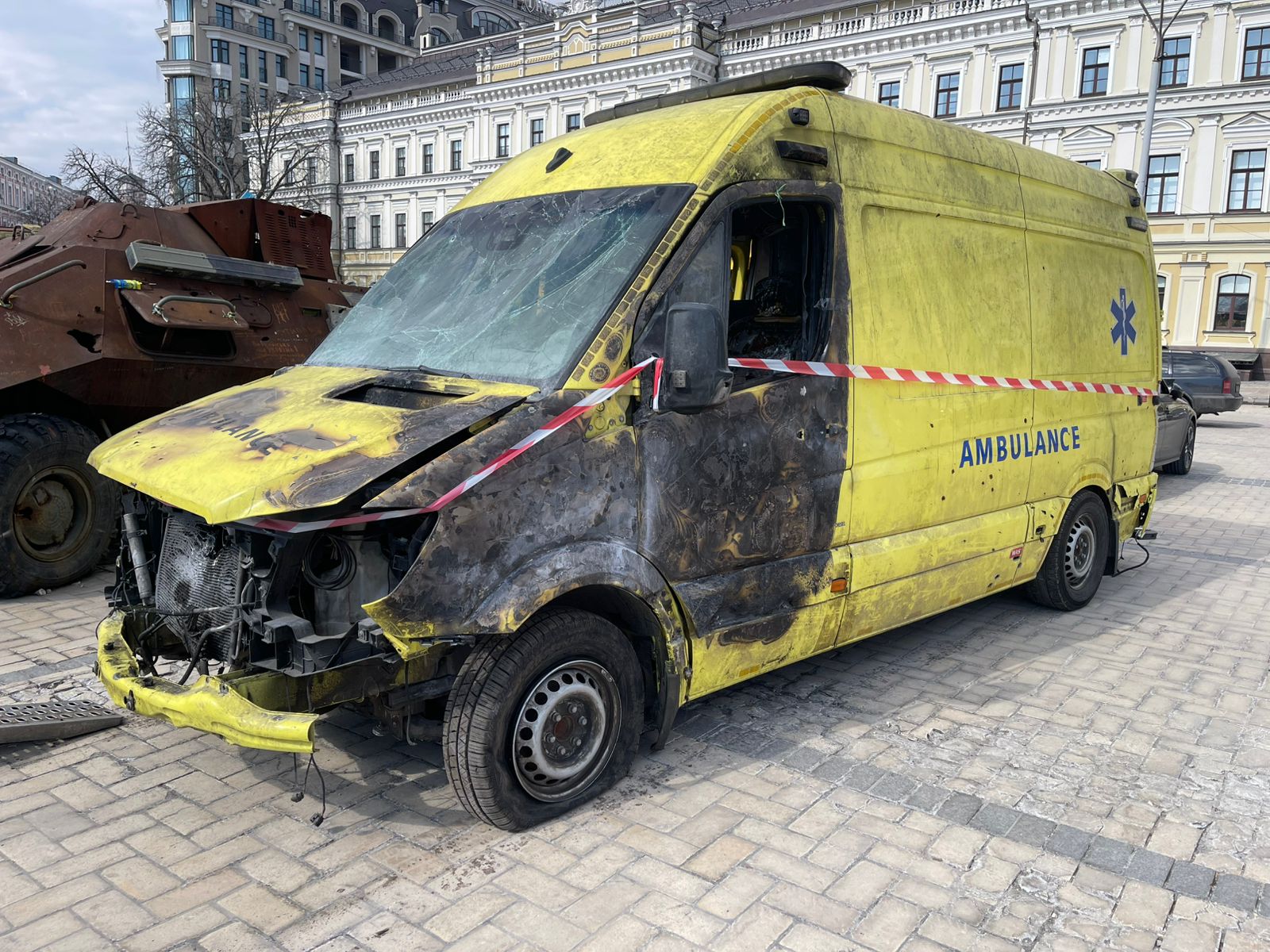 Nederlandse ambulance keert terug uit Oekraïne